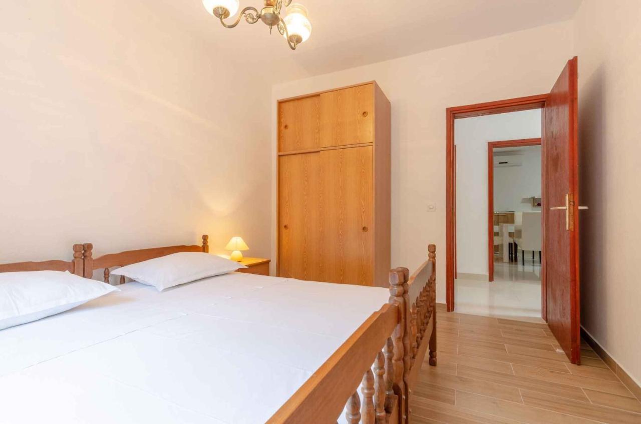 Holiday Home In Blato Insel Korcula 6411 プリグラディサ エクステリア 写真