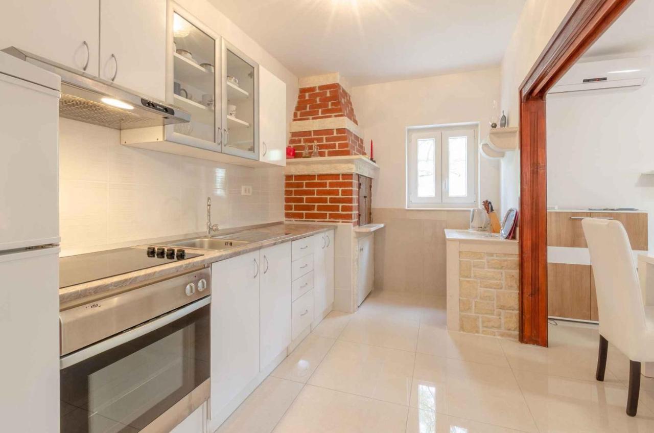 Holiday Home In Blato Insel Korcula 6411 プリグラディサ エクステリア 写真