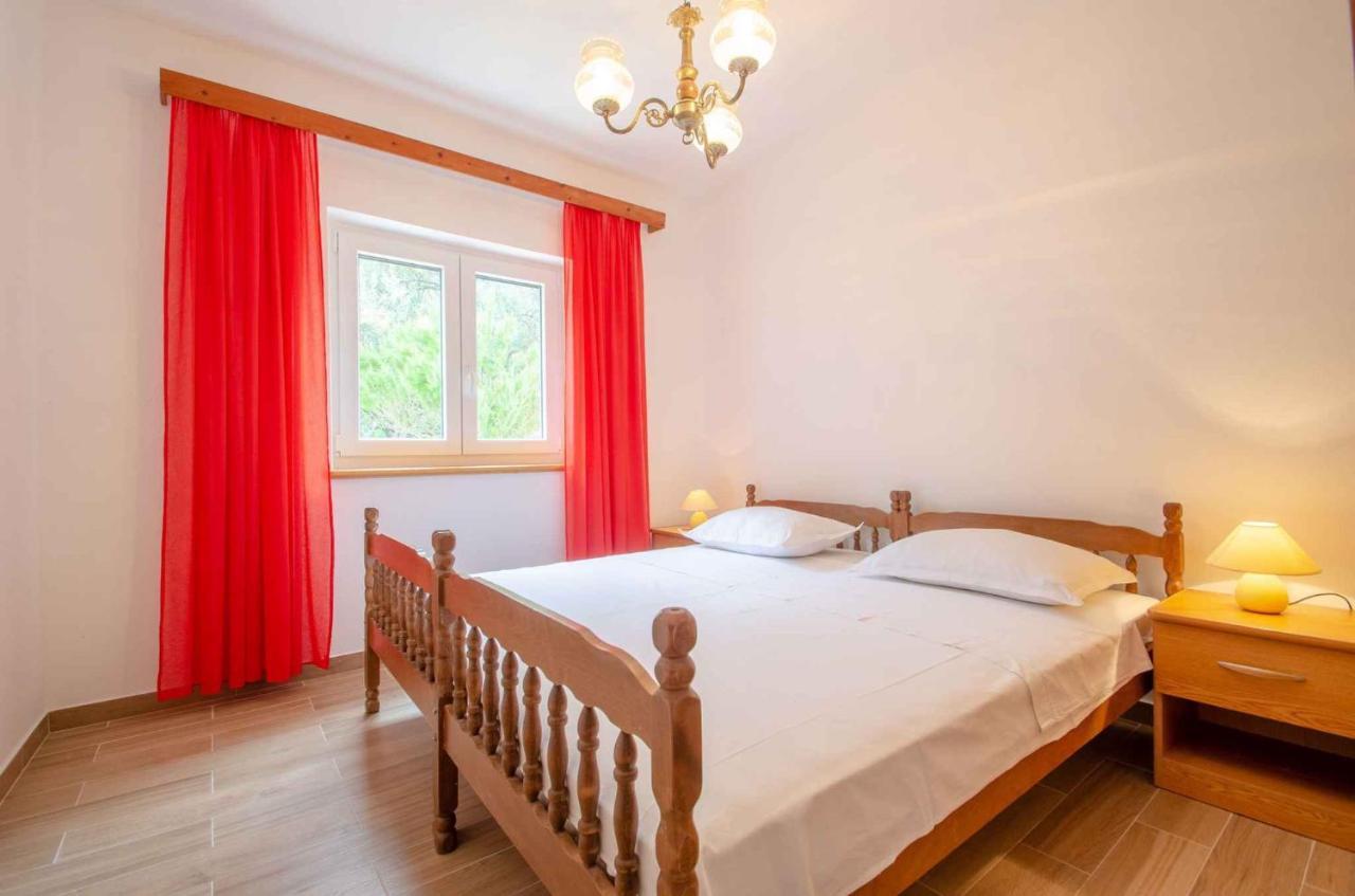 Holiday Home In Blato Insel Korcula 6411 プリグラディサ エクステリア 写真